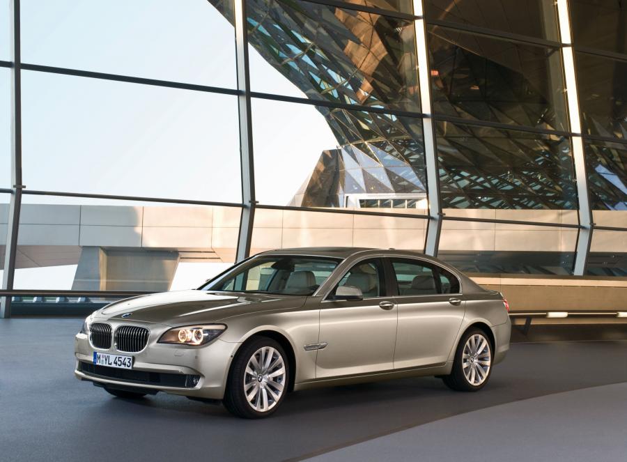  BMW 7-Series 2009 года  (фото 93 из 167)